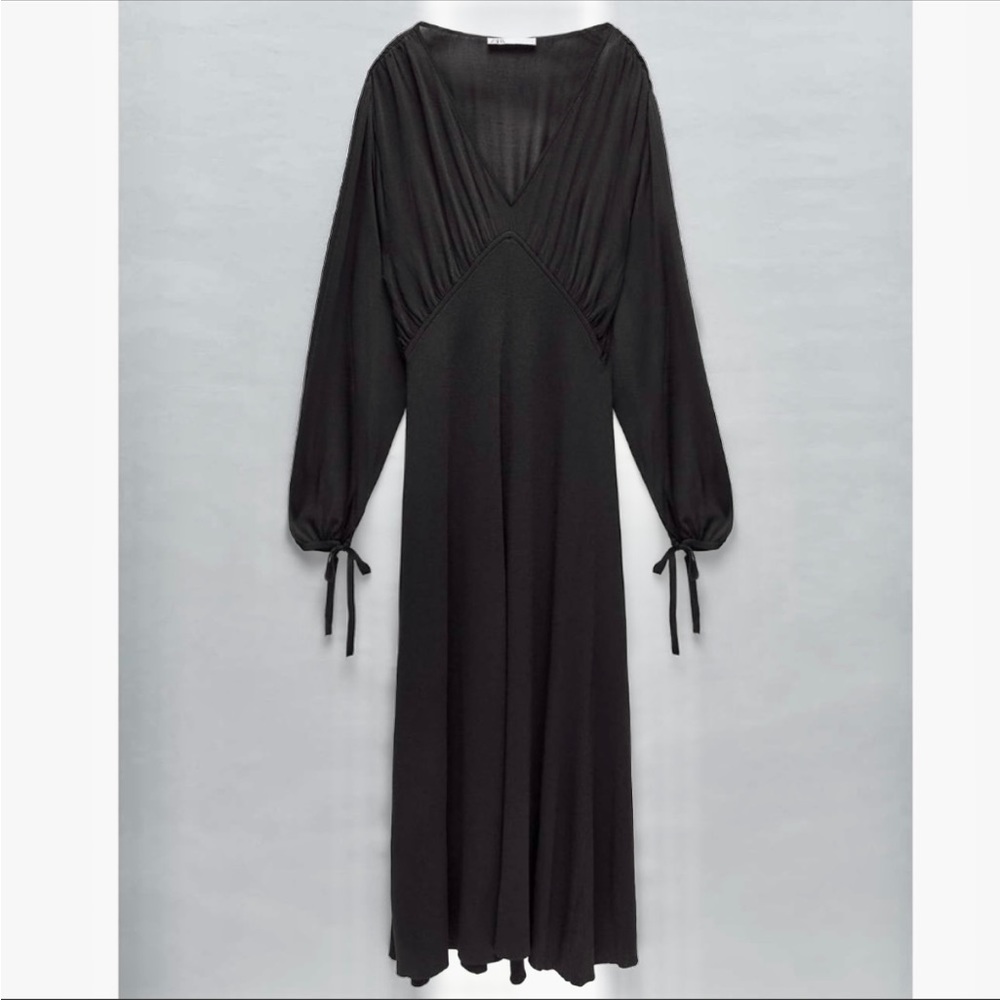 NWT ZARA V-Neck Maxi Knit Dress With sleeve ties